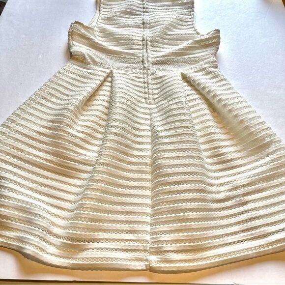 Beautiful Cream Dress Francesca's Size Large Sleeveless V neck - Picture 9 of 15